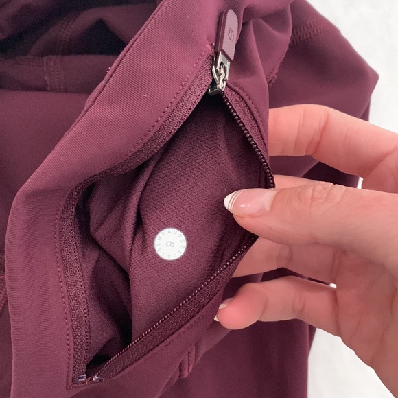 Lululemon cropped legging - Picture 5 of 5